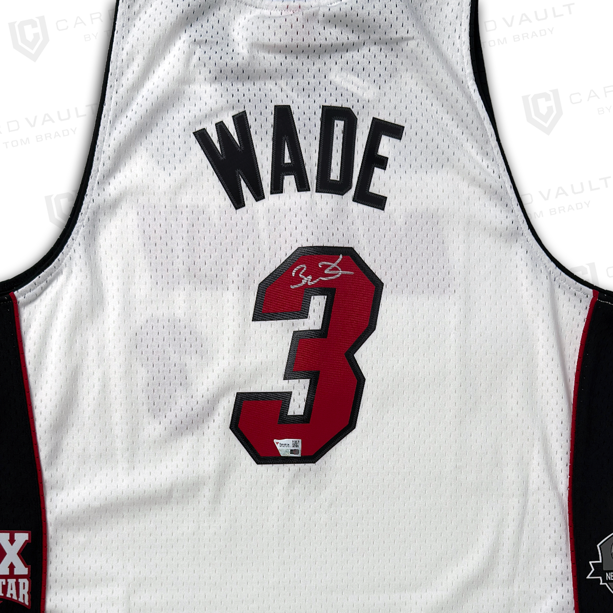 NBA HOF Swingman Dwyane Wade White Signed Jersey (Fanatics COA)